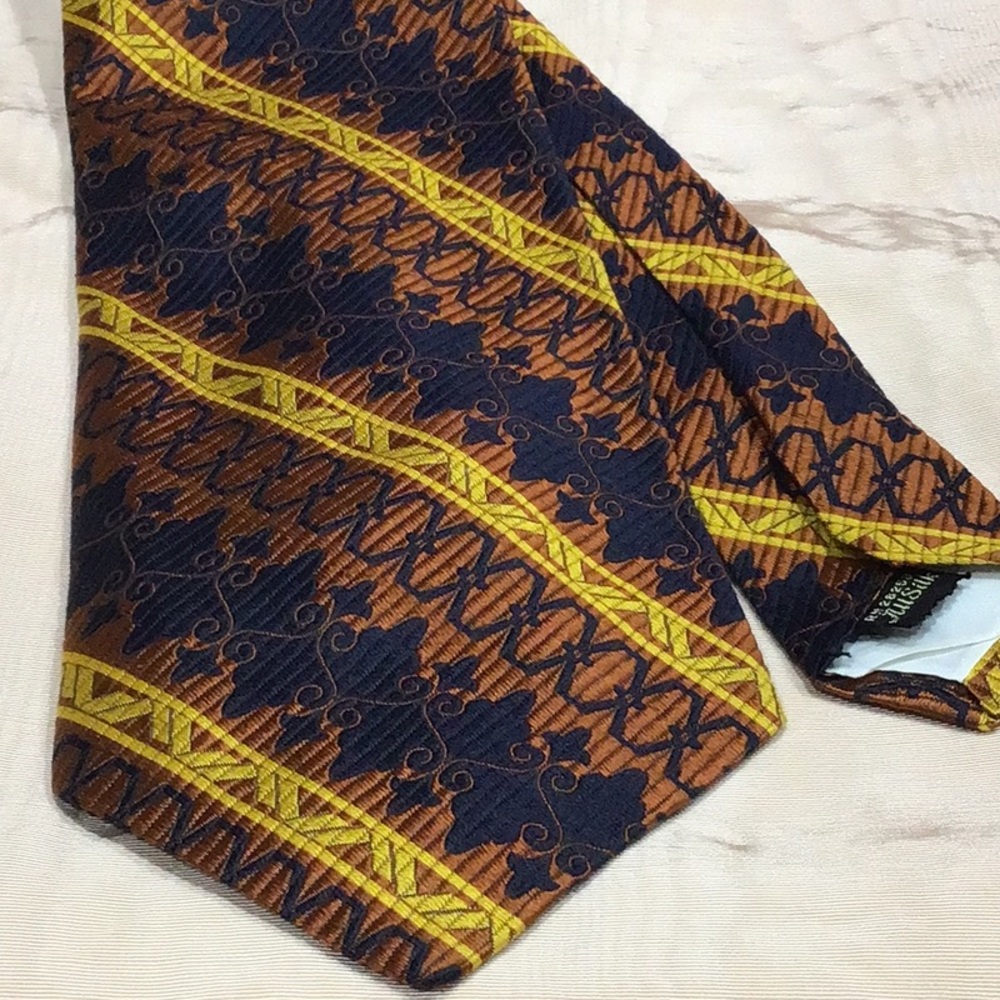 Vintage silk tie